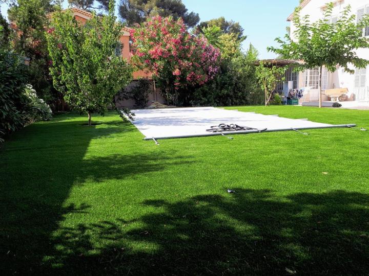 Installation de gazon synthétique Toulon